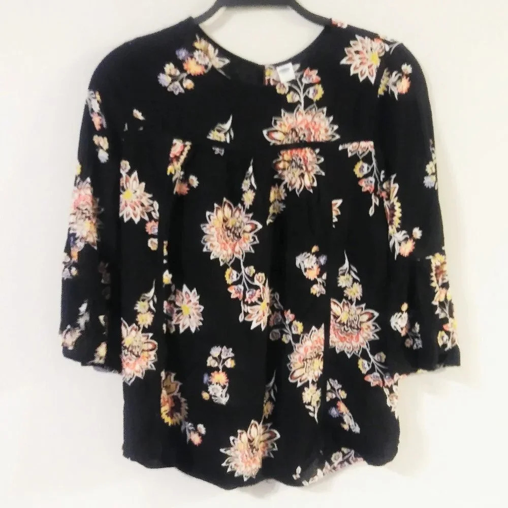 Old Navy Black Floral Top‎